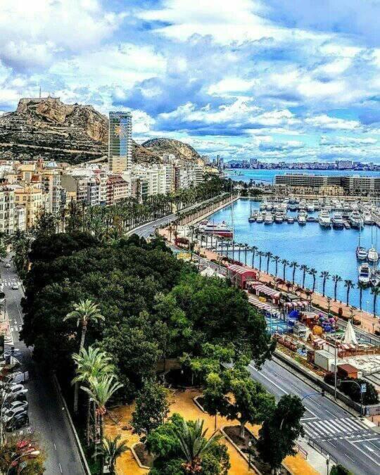 Ático Céntrico Junto A La Playa Alicante Exterior foto